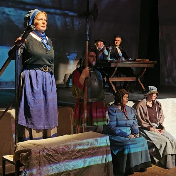 #nivoslider-Jb32E-1099-caption-1