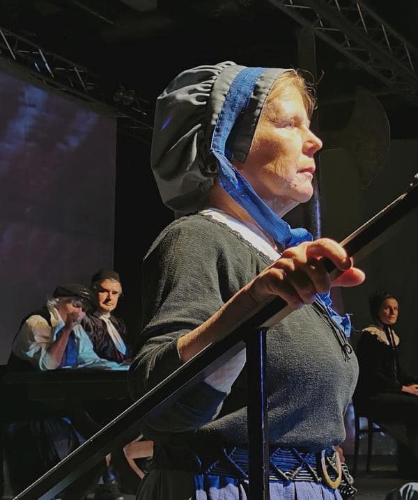 #nivoslider-Jb32E-1099-caption-2