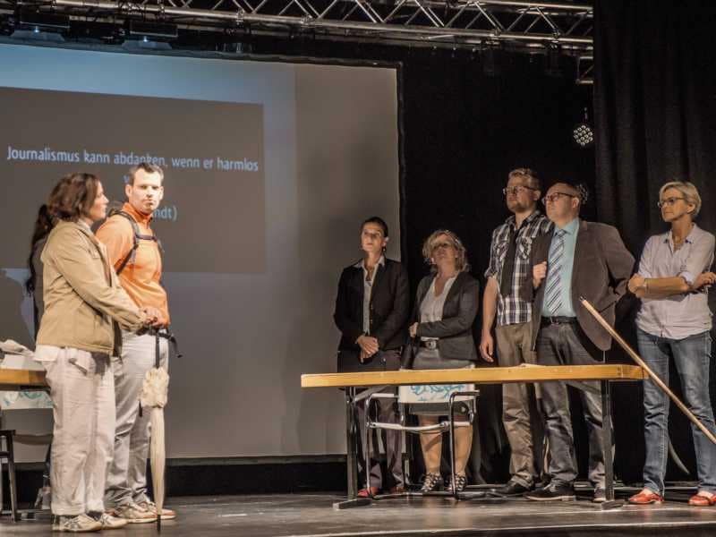 2017.09.17. ibsen ein volksfeind wertstoffbühne 2 Es wenden sich immer mehr von der Badeärztin ab